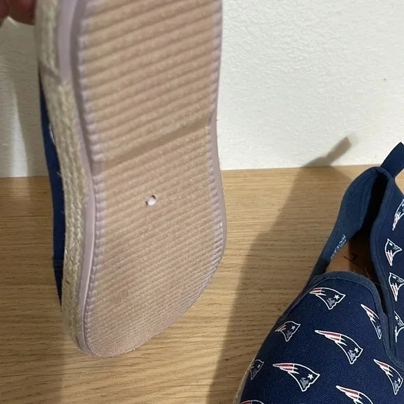 FOCO NFL Women's New England Patriots Espadrille Canvas flats size Large (9/10) - Picture 14 of 16